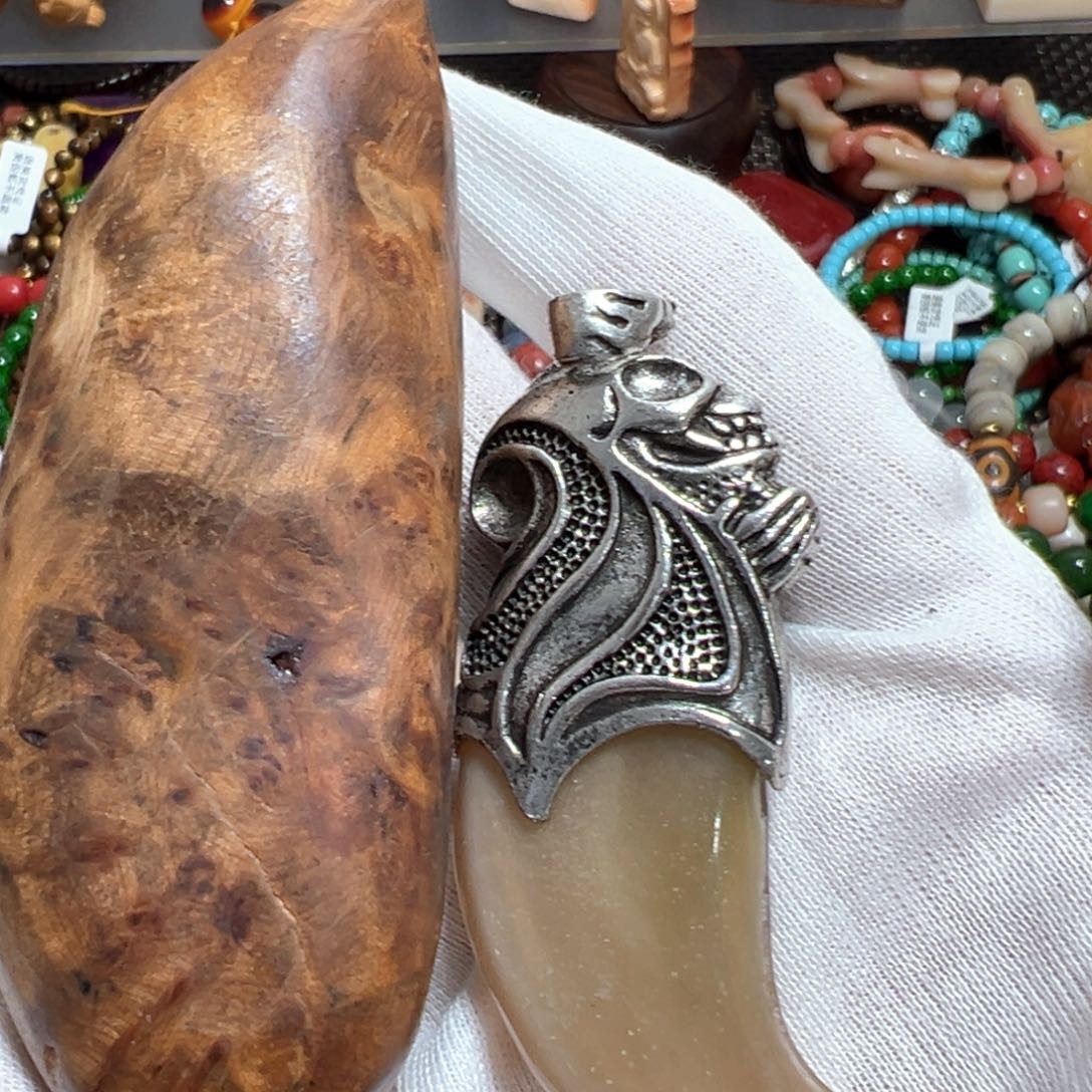 非洲檀香无事牌手把件