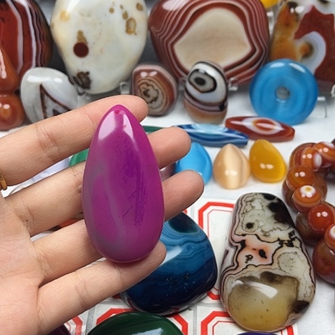 玛瑙/玉髓耳环未镶嵌