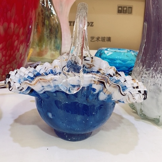 琉璃花瓶高22厘米口径12厘米