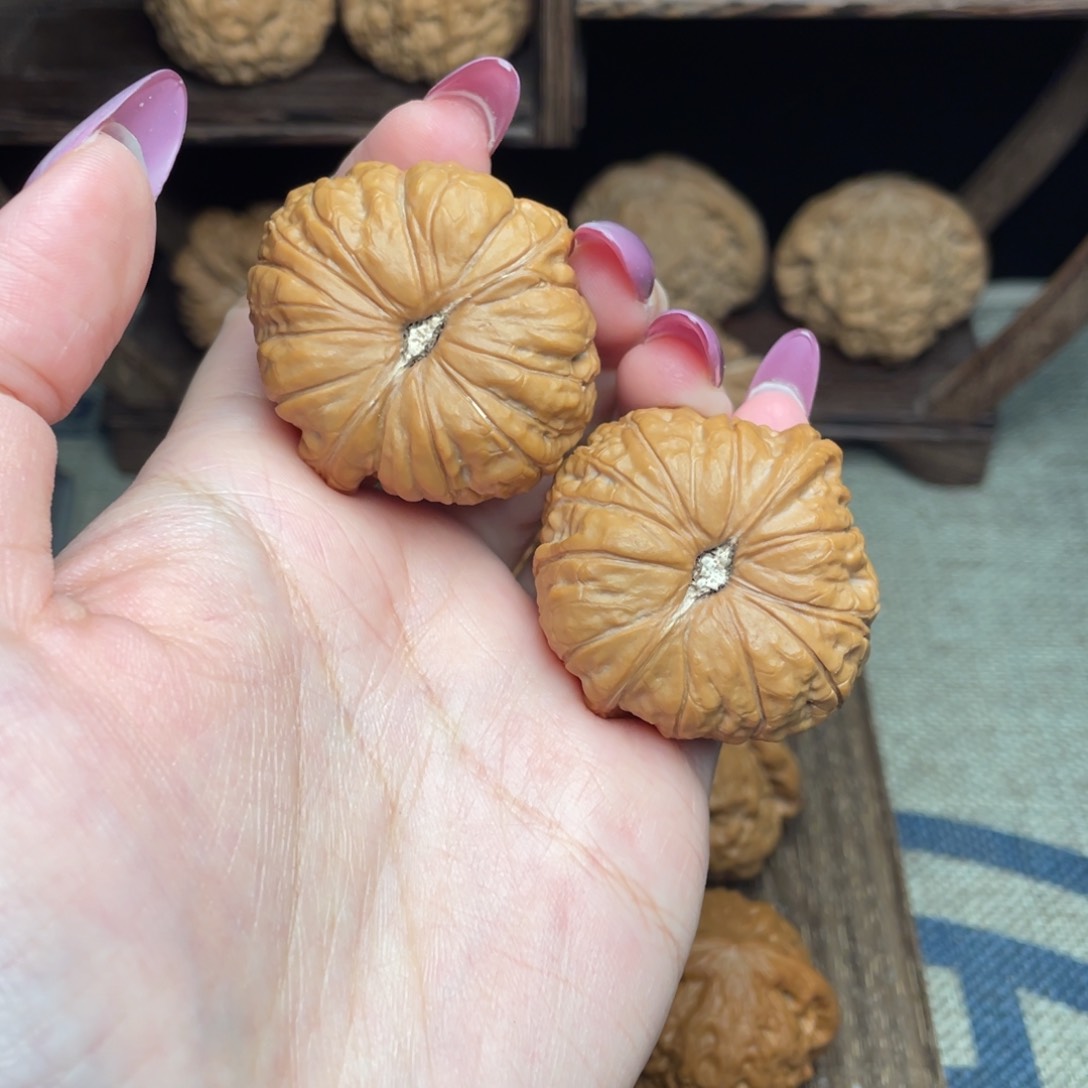 文玩核桃把件小****源39南瓜墩