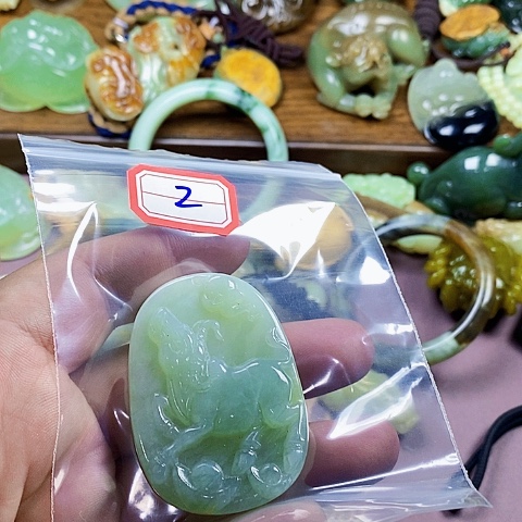 未镶嵌蛇纹石玉颈饰