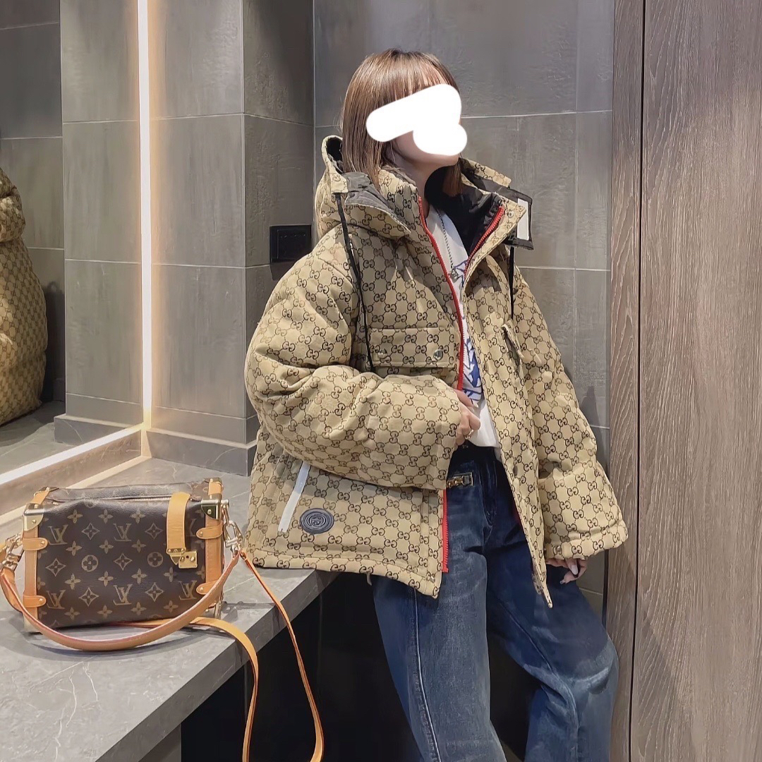 未使用 GUCCI/古驰 000910棕色棉质双G老花满印羽绒服女装40码