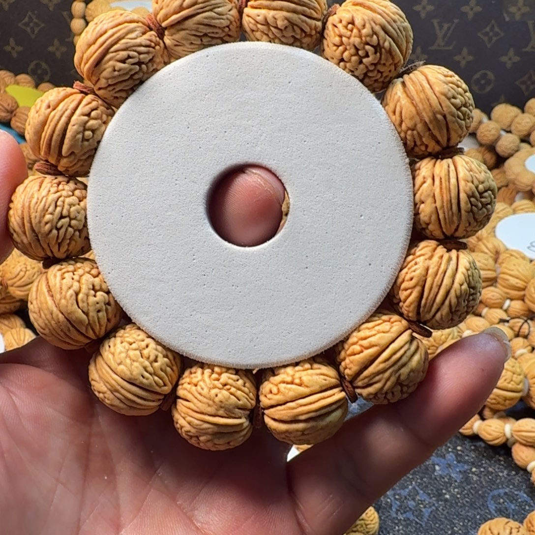 吊坠桃核龙鳞苹果