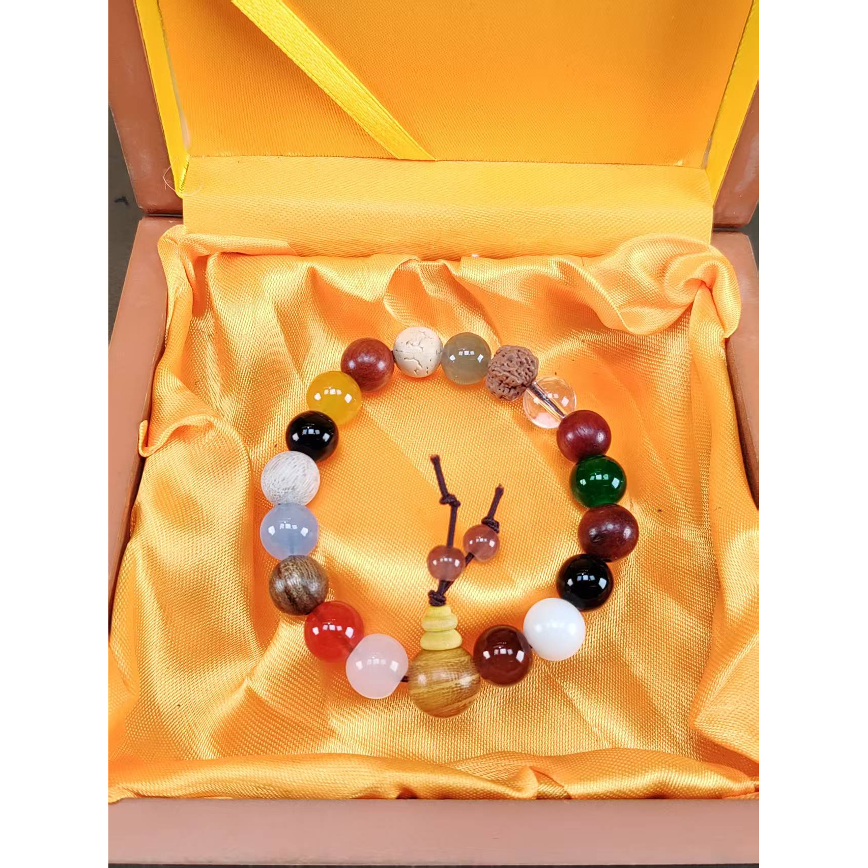 精选十八籽手串搭配（无礼盒）A074