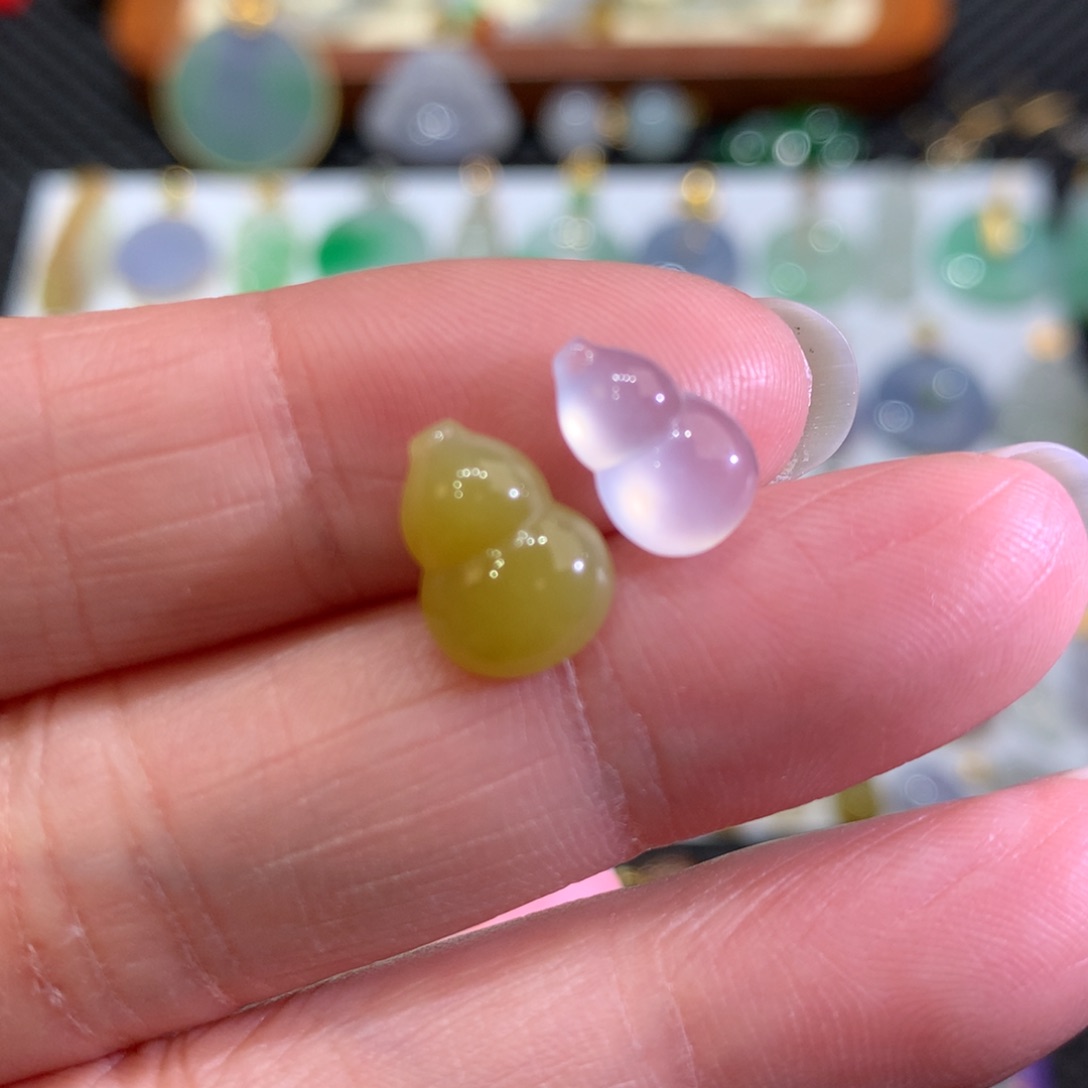 翡翠颈饰未镶嵌翡翠吊坠的未镶嵌