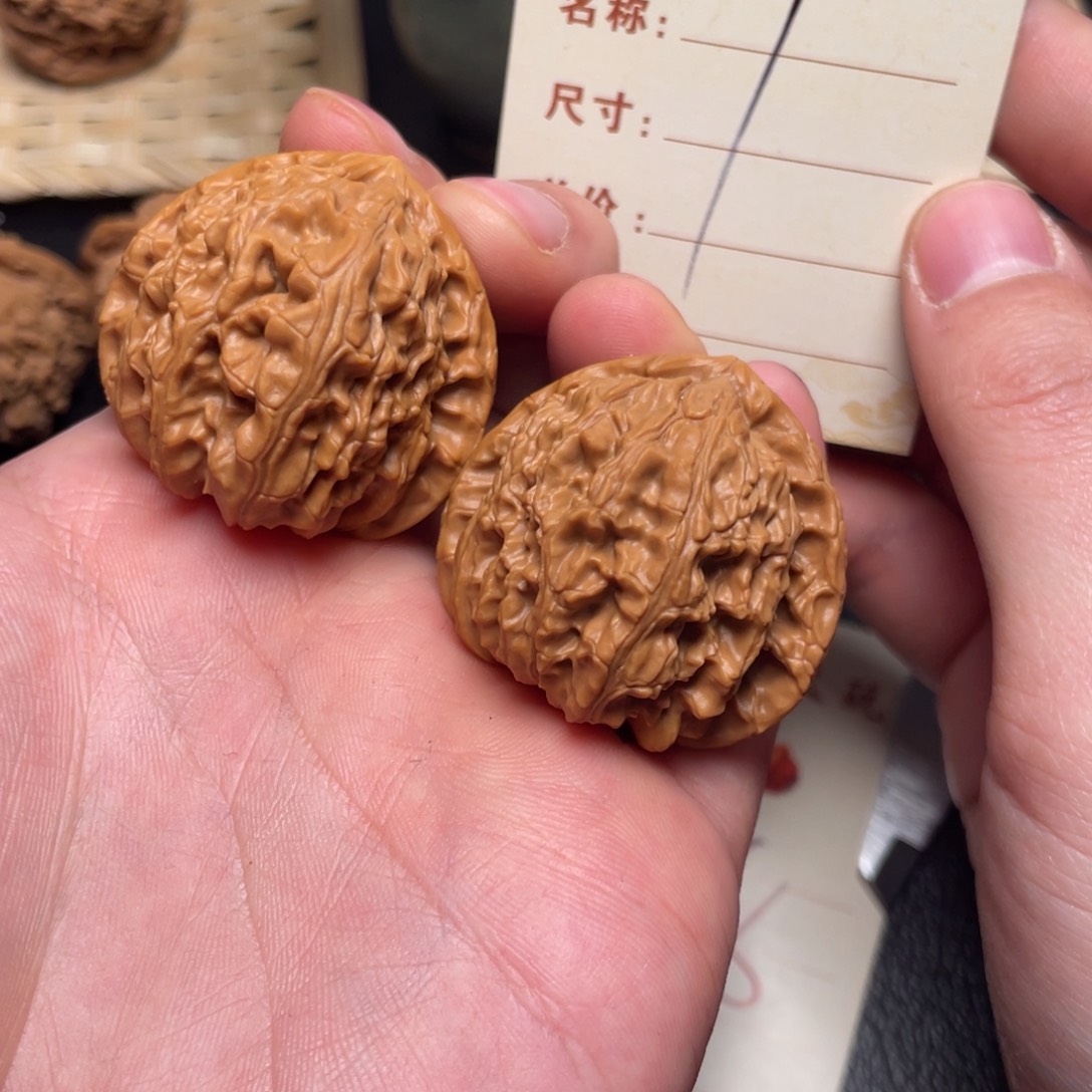 文玩核桃把件三角白39尺1