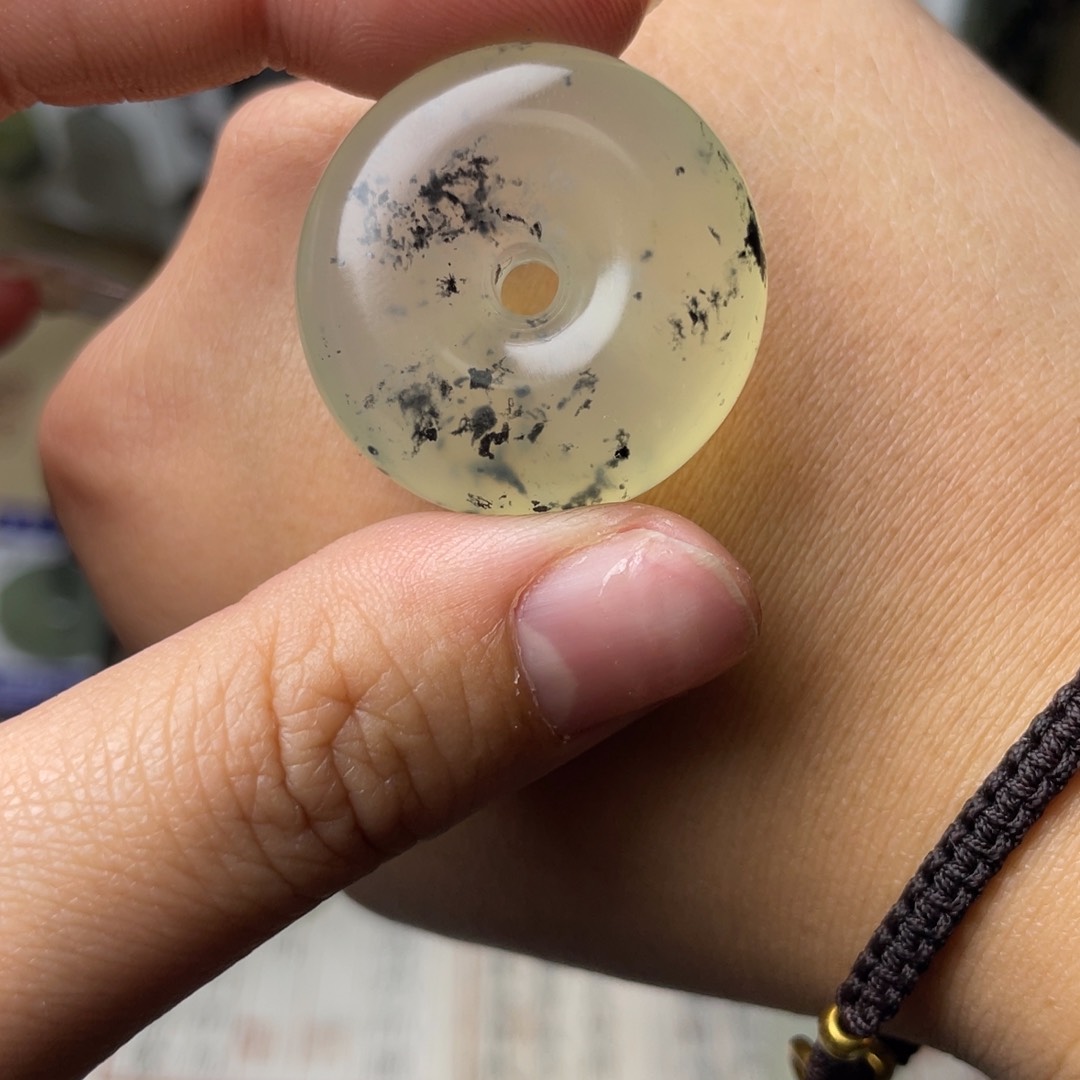 岫玉颈饰未镶嵌A****哥平安扣