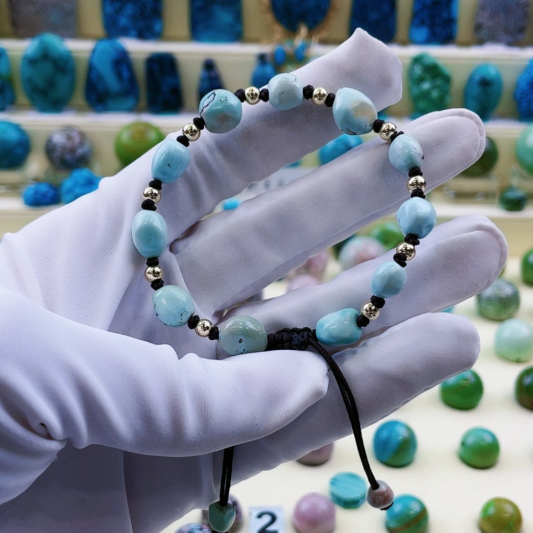 绿松石颈饰未镶嵌