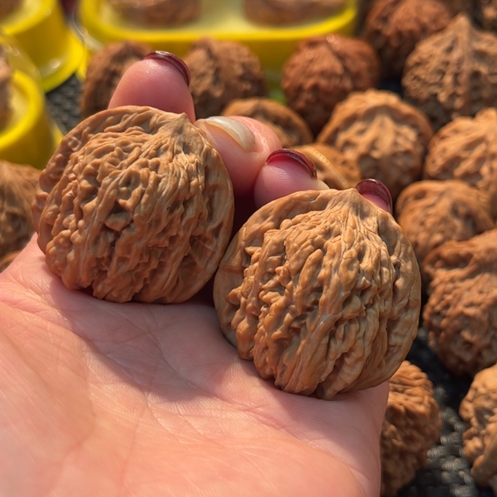 モ***ィ文玩核桃把件四座楼