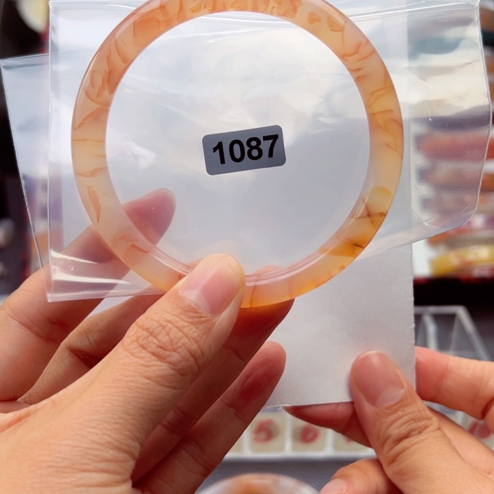 玛瑙/玉髓手镯未镶嵌呼**?