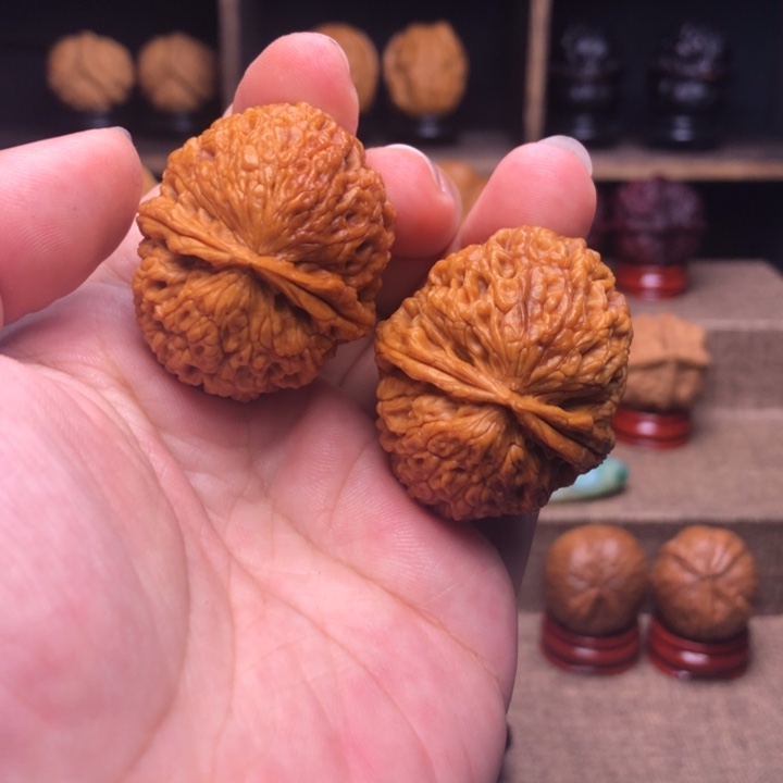 把件橄榄核2盘龙玉凤绣球39