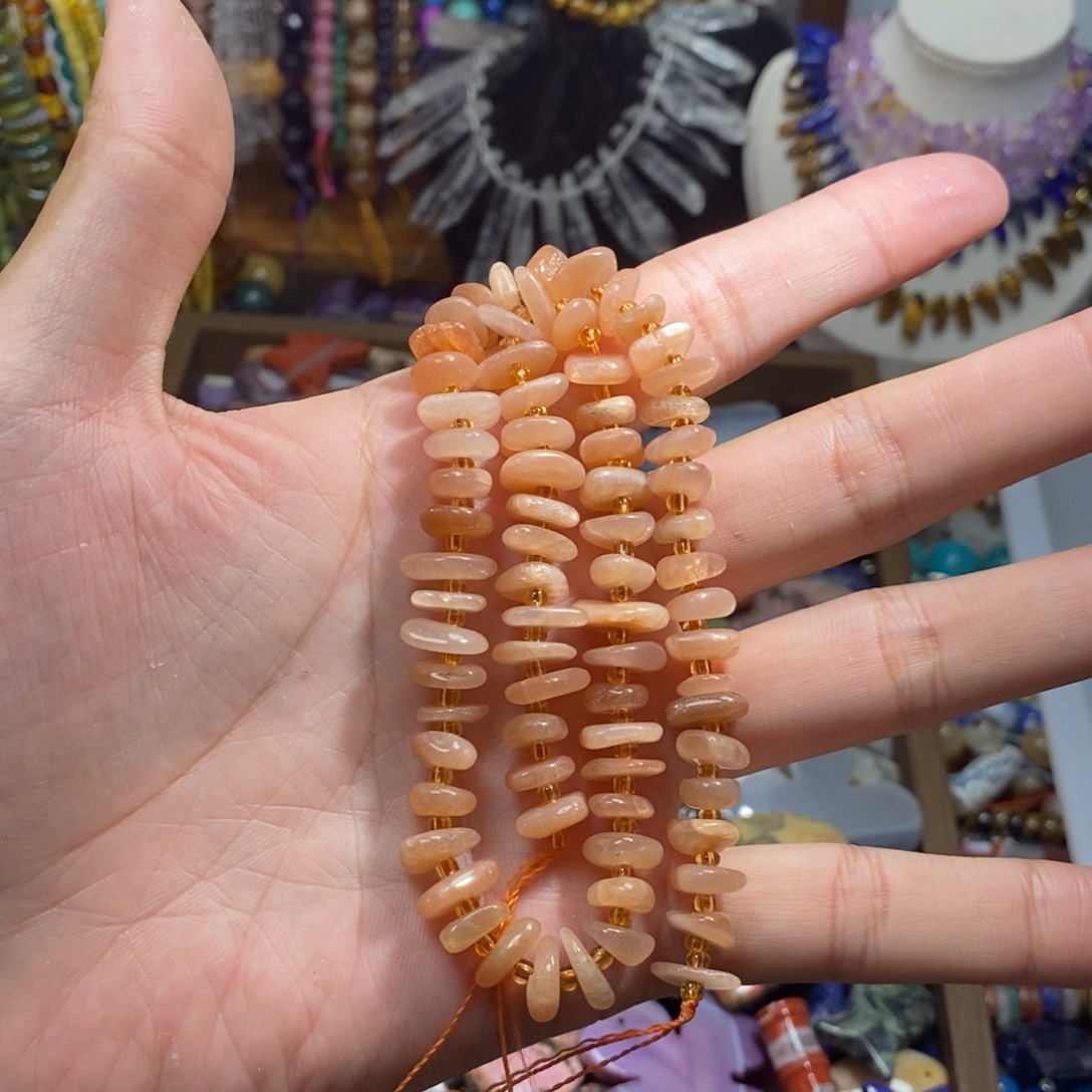 石英质玉未镶嵌，橙月光隔片10mm，