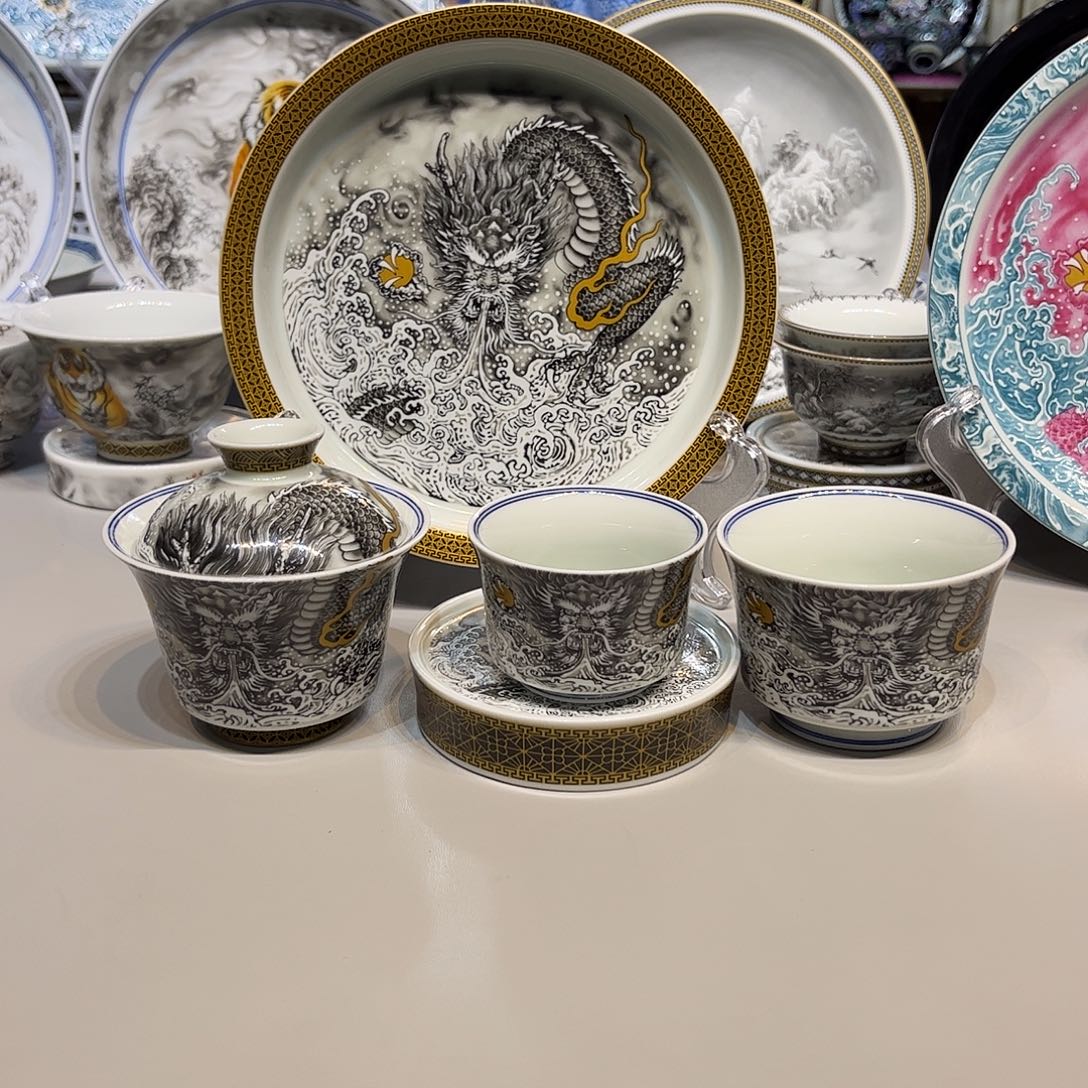 兵***儿景德镇陶瓷艺术品
