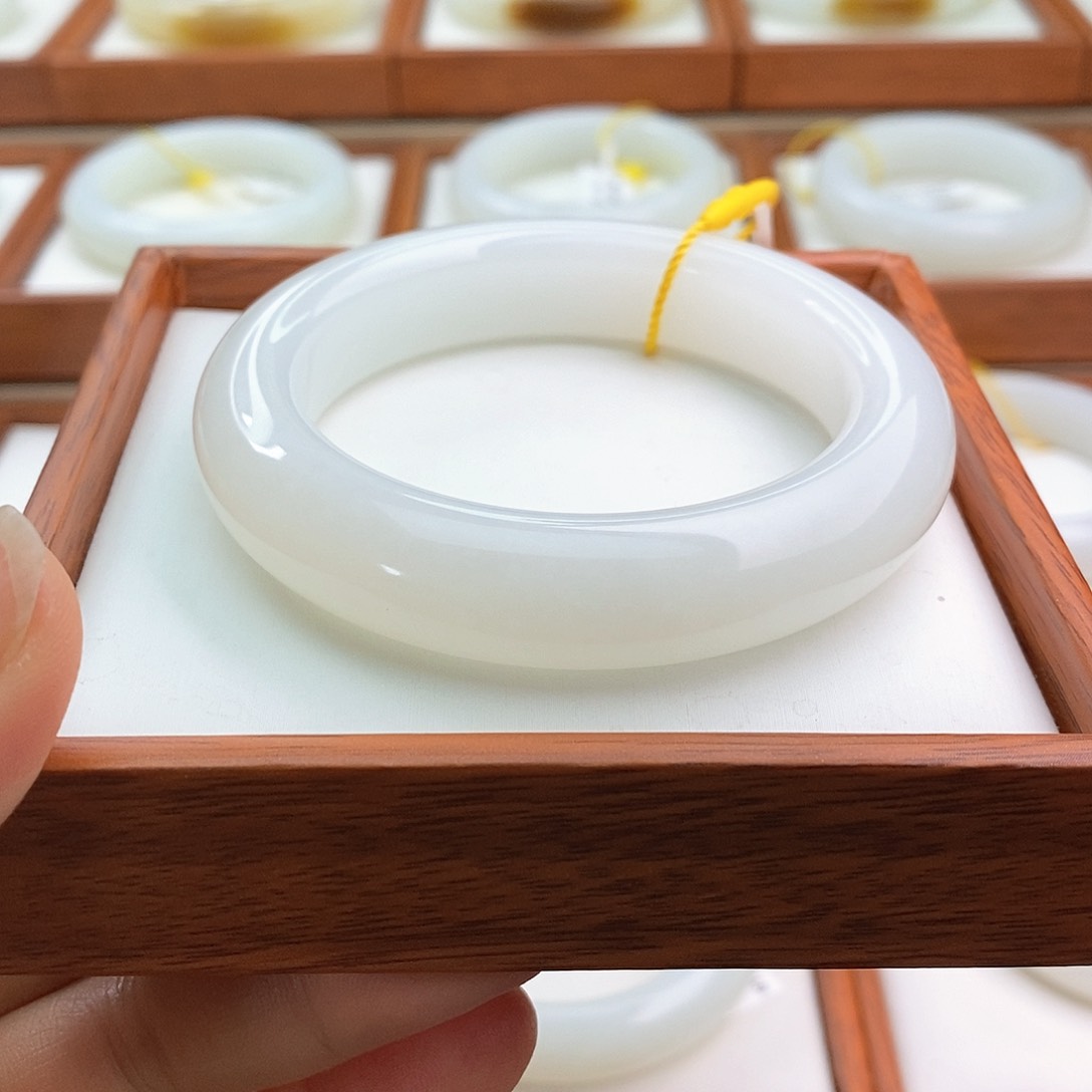 和田玉（白玉）手镯未镶嵌