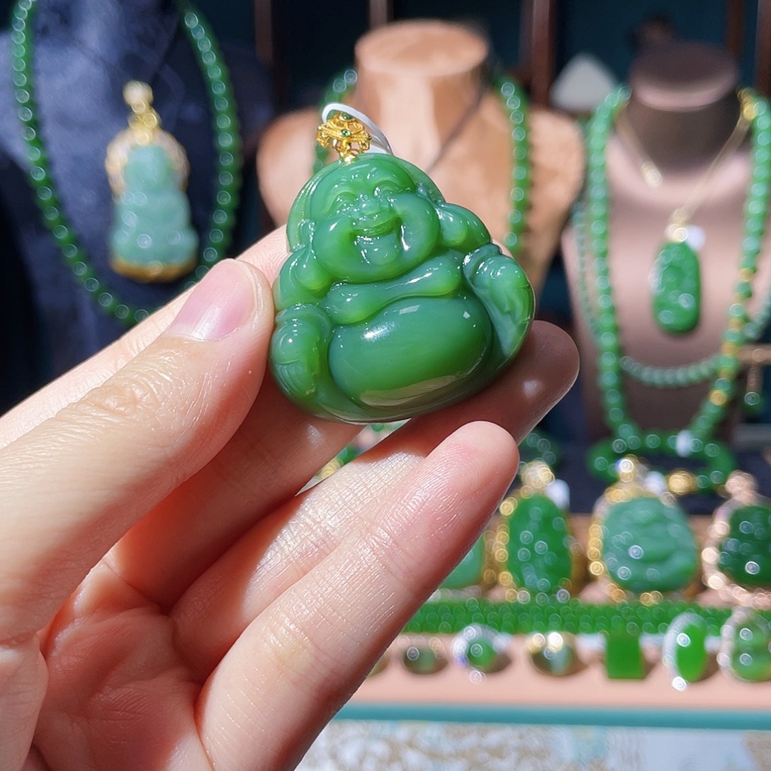 和田玉（碧玉）18K金镶嵌颈饰