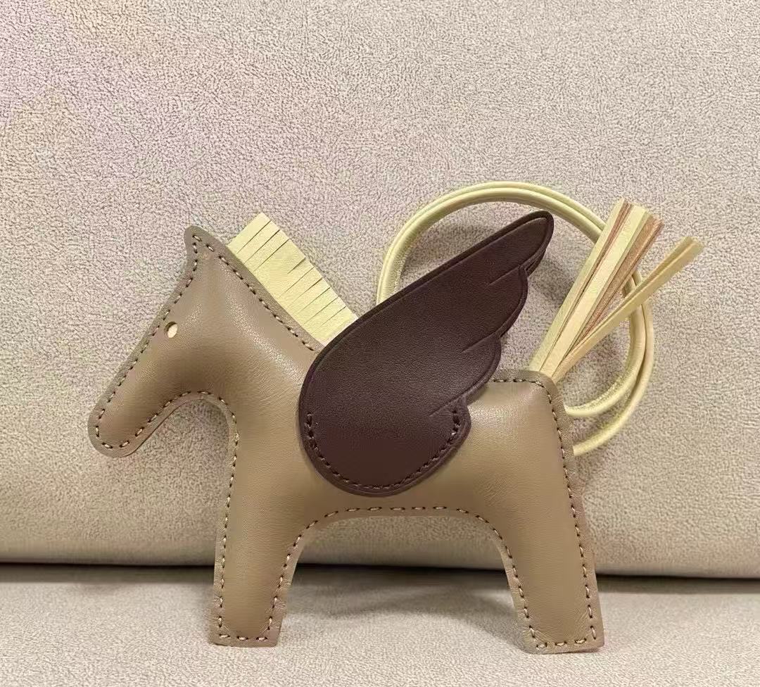 [D]定制设计款 小众包包挂饰 与品牌无关