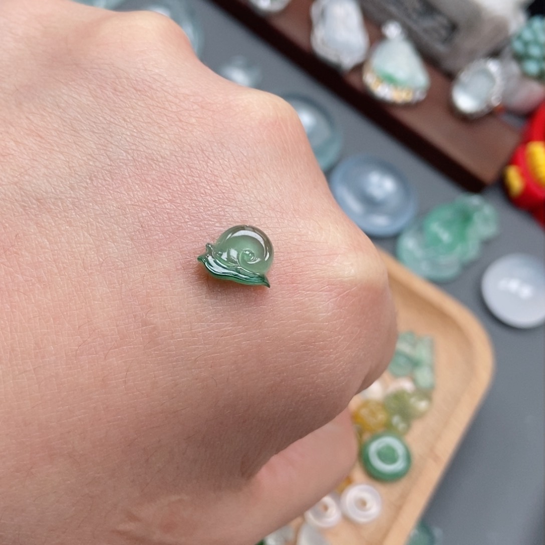定制翡翠未镶嵌翡翠蜗牛