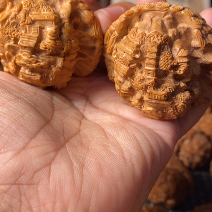 文玩核桃把件山水