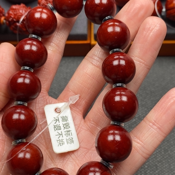 普***涛橄榄核吊坠光珠题材