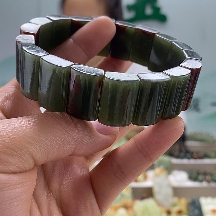 透闪石质玉手牌未镶嵌