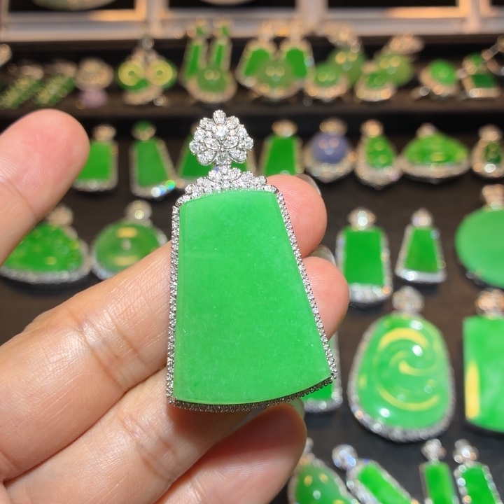 翡翠18K金镶嵌吊坠(不含链)