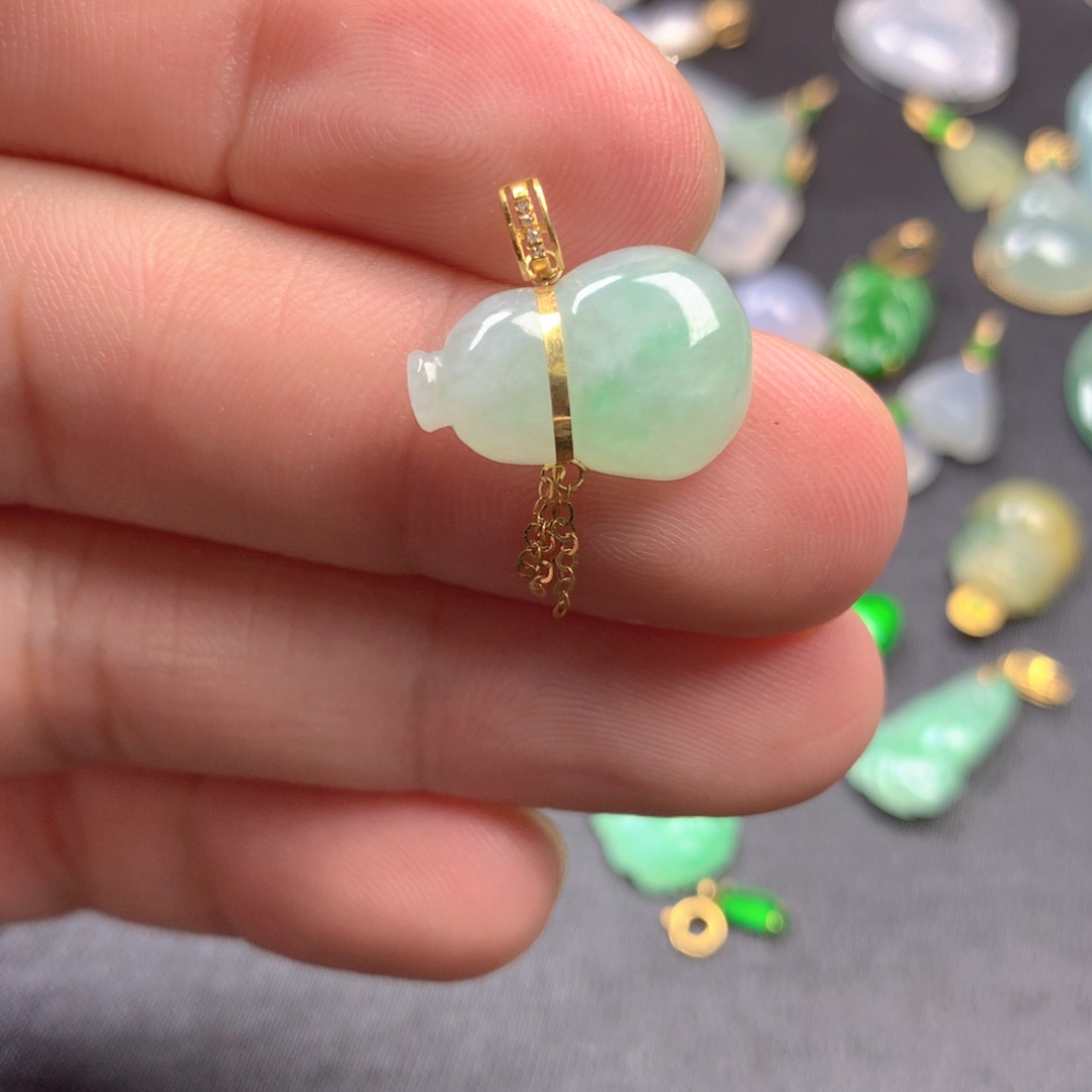 【闪购商品】颈饰18K金镶嵌翡翠翡翠