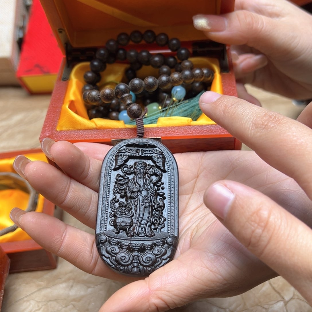 大叶紫檀（黑酸枝木类）