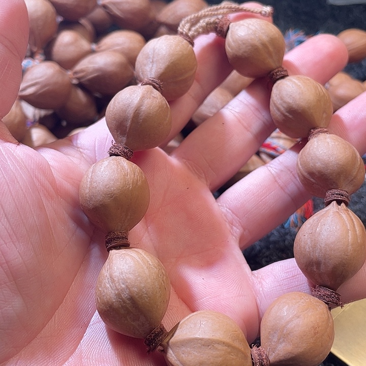 对***歌吊坠橄榄核2.0✖️2.4