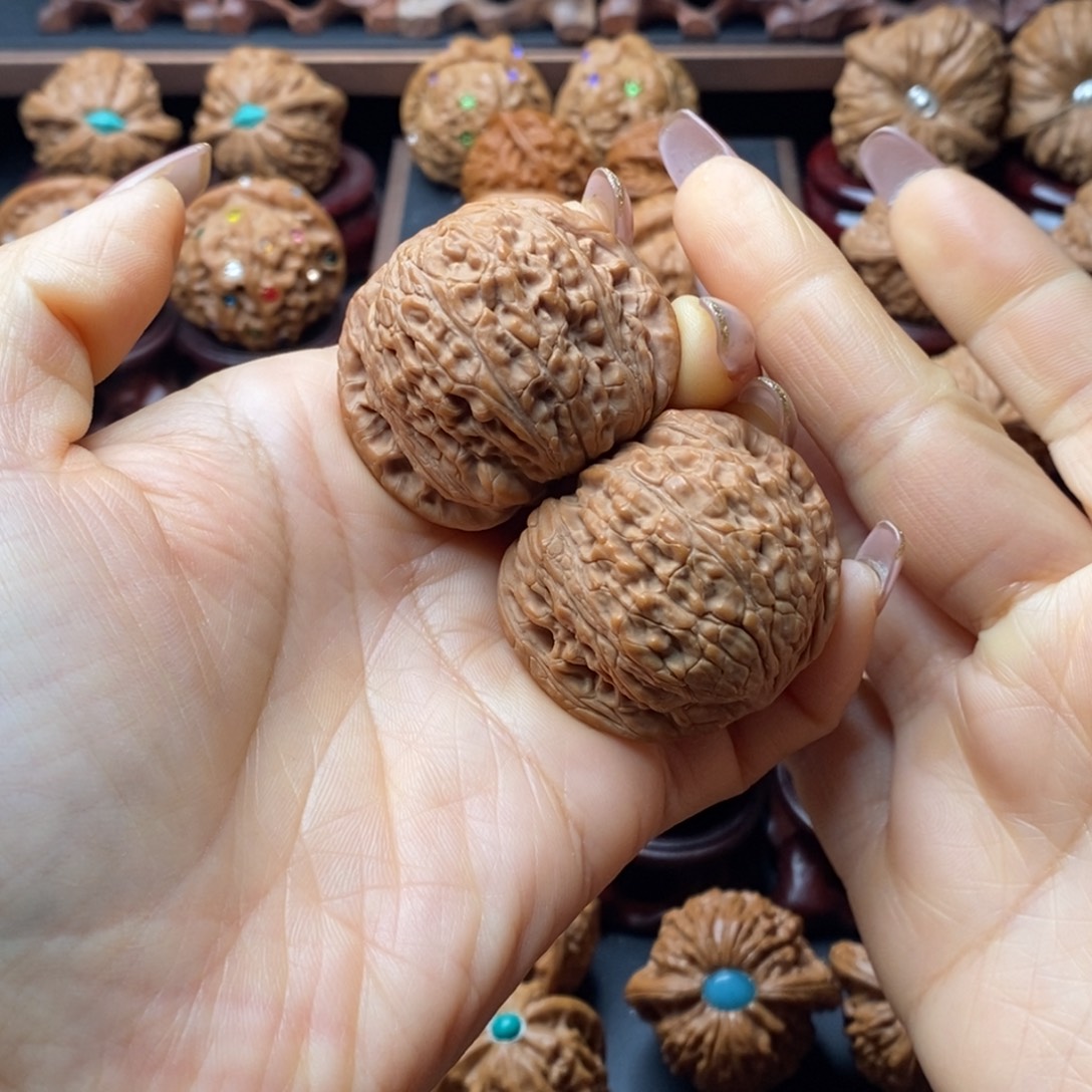 香***y文玩核桃吊坠泥鳅背