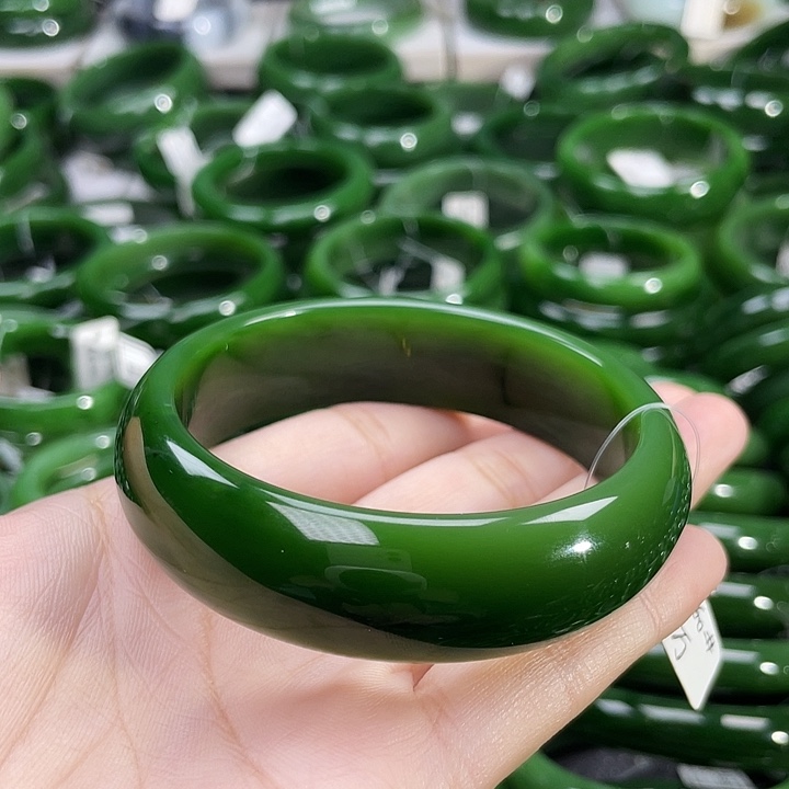 未镶嵌手镯和田玉（碧玉）