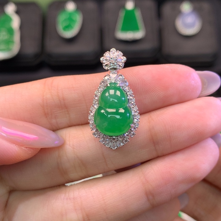 翡翠吊坠(不含链)18K金镶嵌明**我