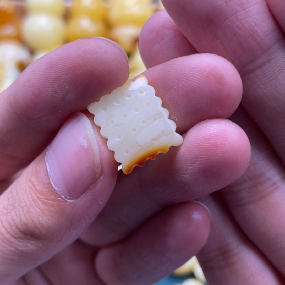 琥珀未镶嵌裸石蜜蜡