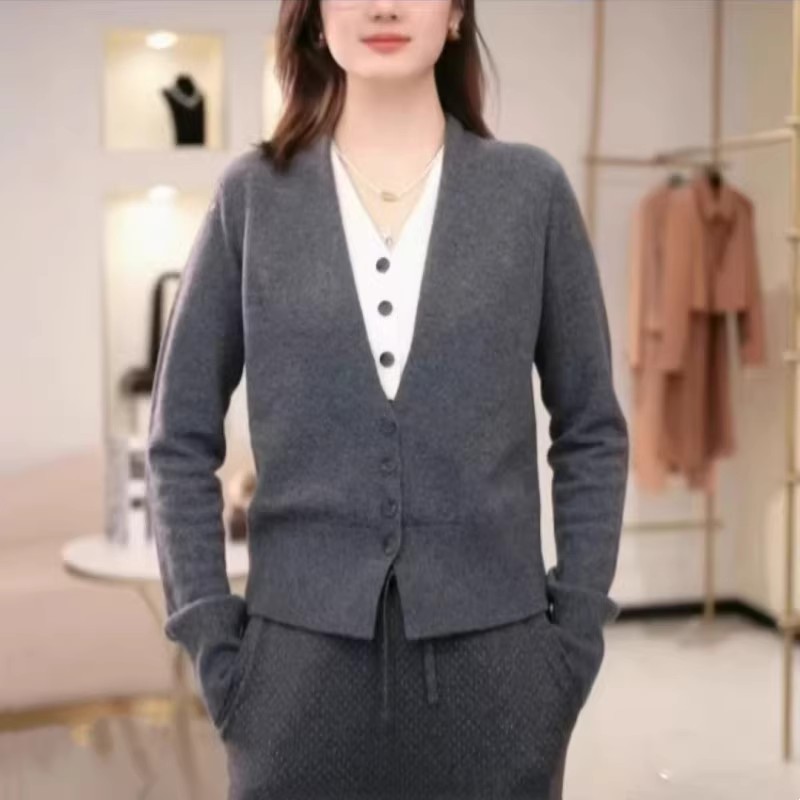 阿家2025早春新款商场同款时尚V领假两件羊毛长袖针织开衫548006