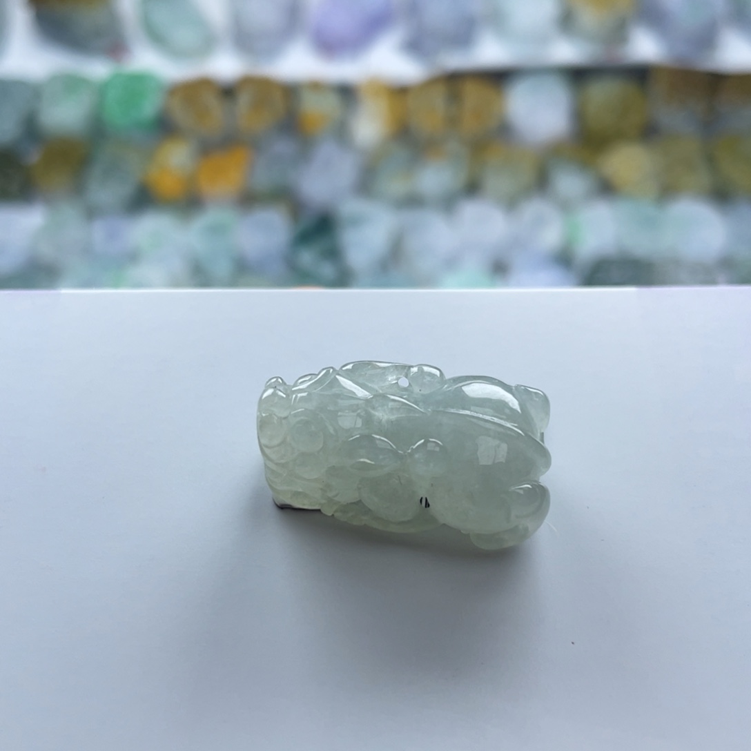 翡翠未镶嵌颈饰貔貅