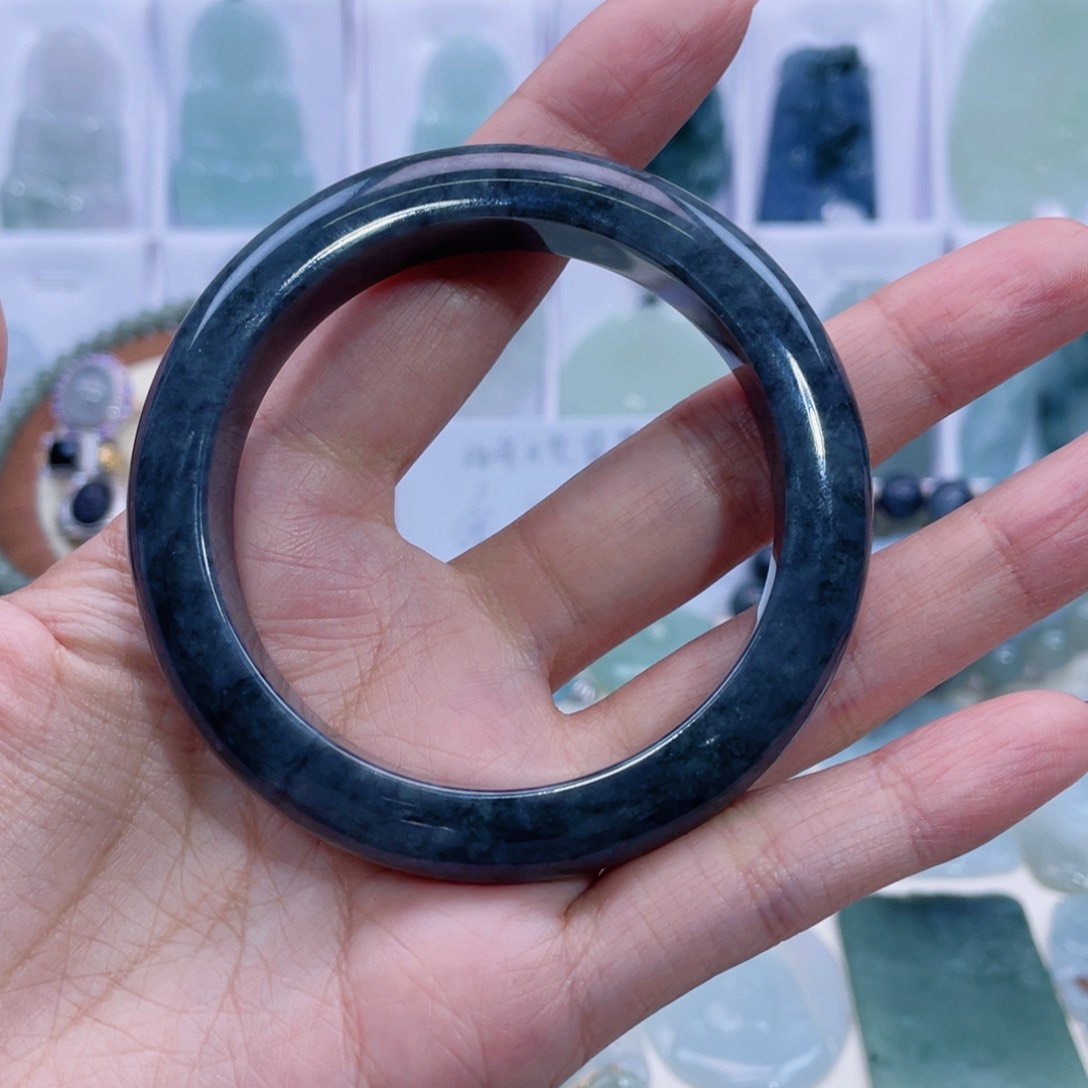 翡翠颈饰未镶嵌翡翠A货颈饰未镶嵌