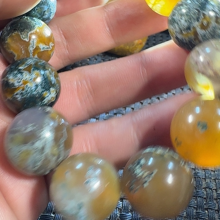 老***。玛瑙/玉髓未镶嵌颈饰