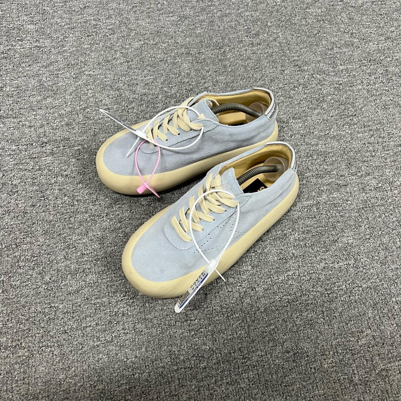 99新 maje ggdb 浅蓝色休闲鞋36码