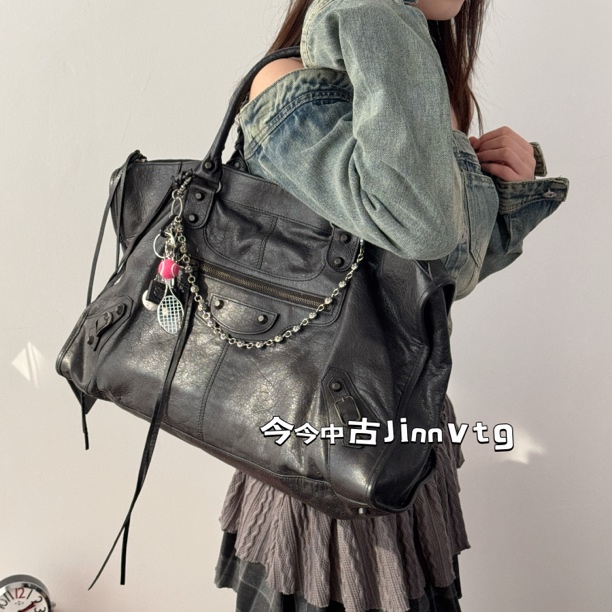 95新 Balenciaga/巴黎世家 复古小钉黑色油蜡皮work单肩包