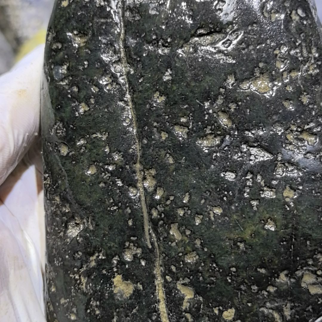 门***云藏玉药王石原石一个摆件一个