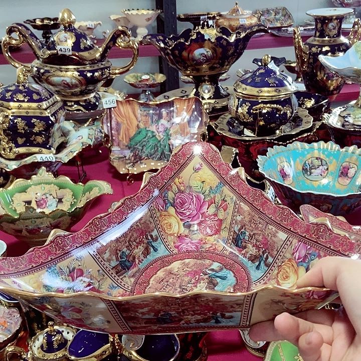 碗微瑕…………………………………………大