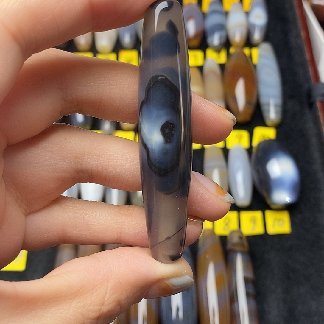 佑***9玛瑙/玉髓未镶嵌颈饰