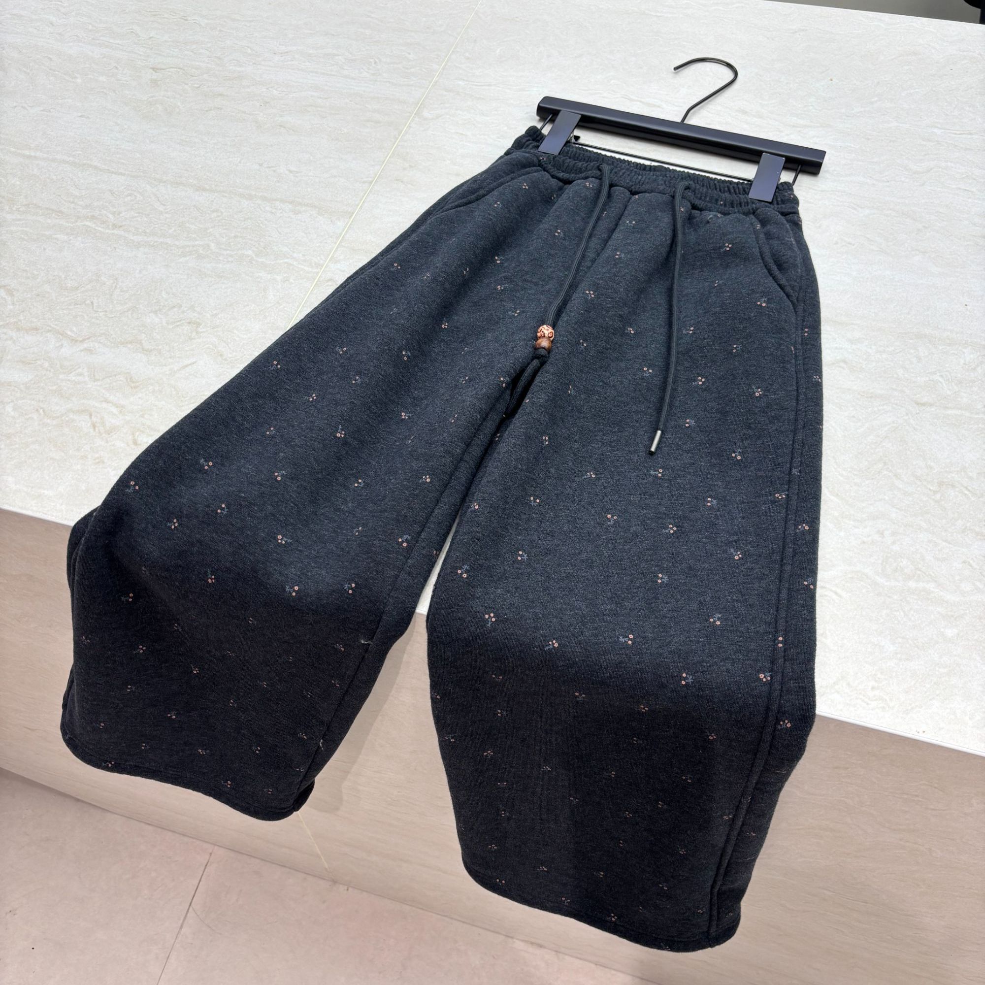 【2025秋冬韩款】儿童加绒森系小碎花阔腿卫裤x1658