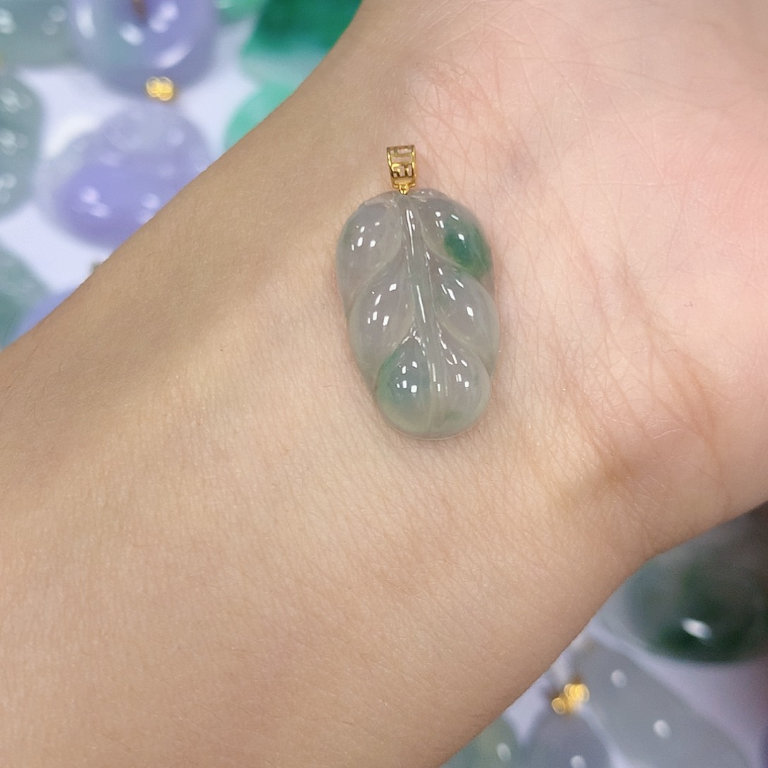 颈饰18K金镶嵌翡翠天然缅甸a货翡翠百元以上九米证书费自理