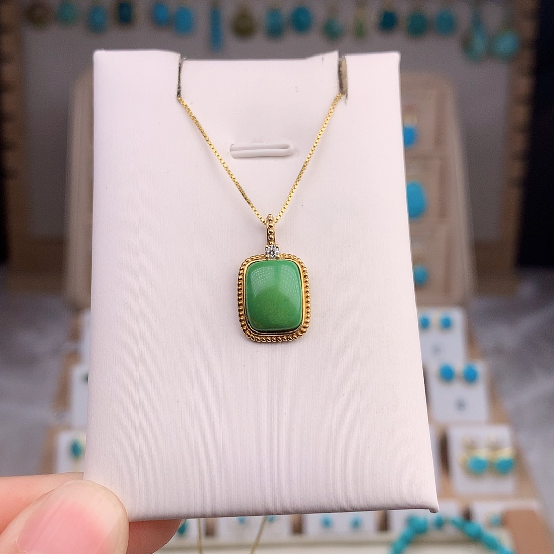 绿松石颈饰18K金镶嵌