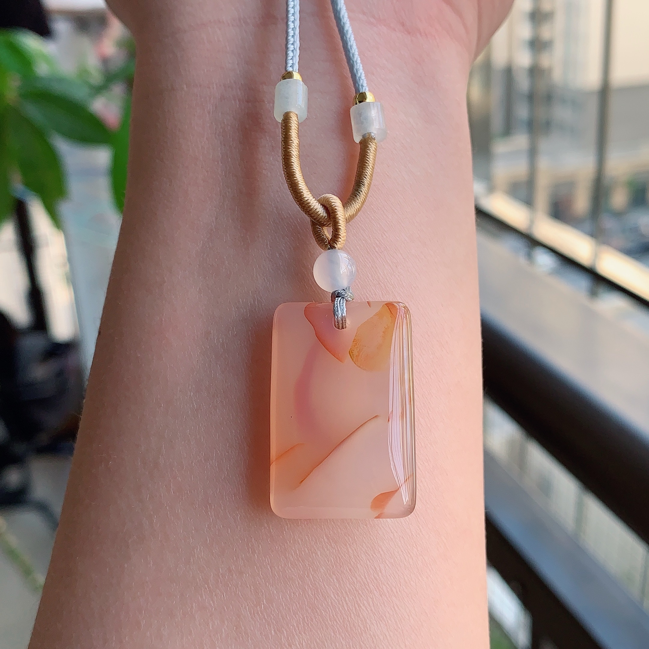 天然龙鳞纹玛瑙一口糖平安无事牌吊坠29.5/19.8/7.7mm