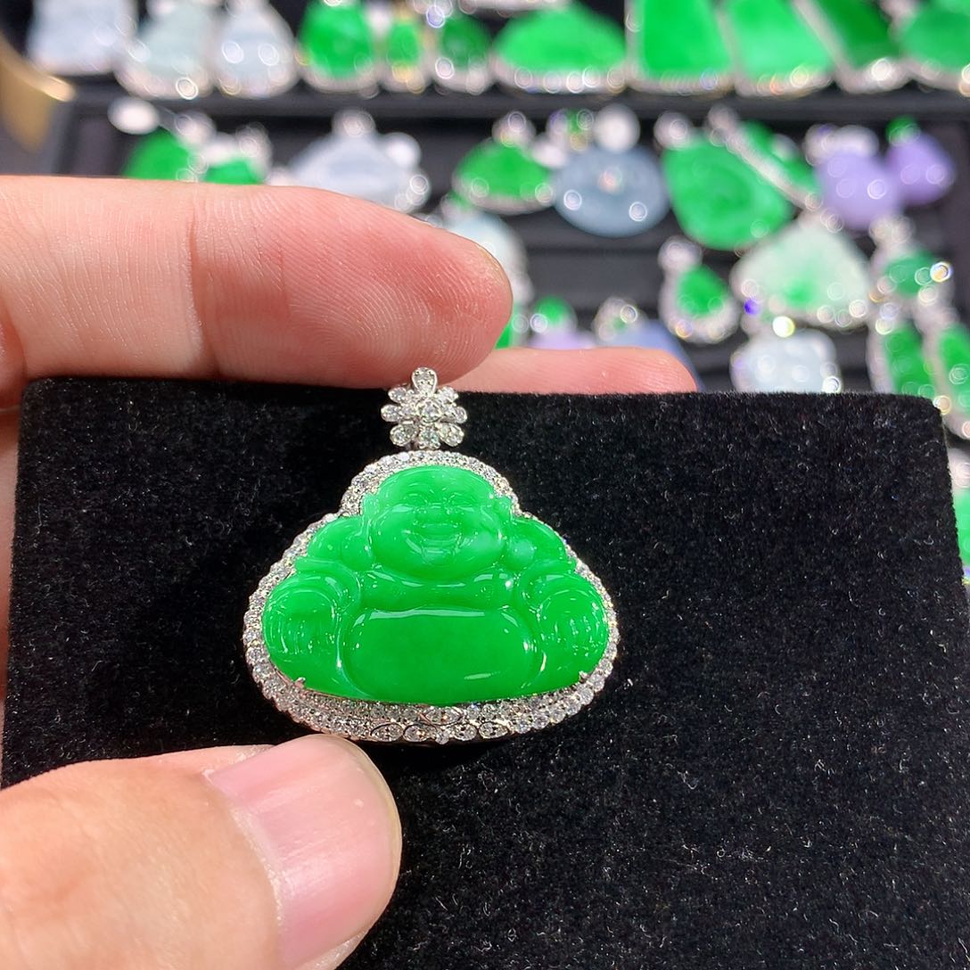 翡翠18K金镶嵌颈饰