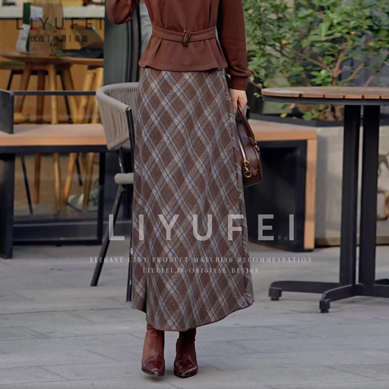 正反两穿羊毛呢格纹半身裙女2025新款秋款复古高腰a字长款伞裙