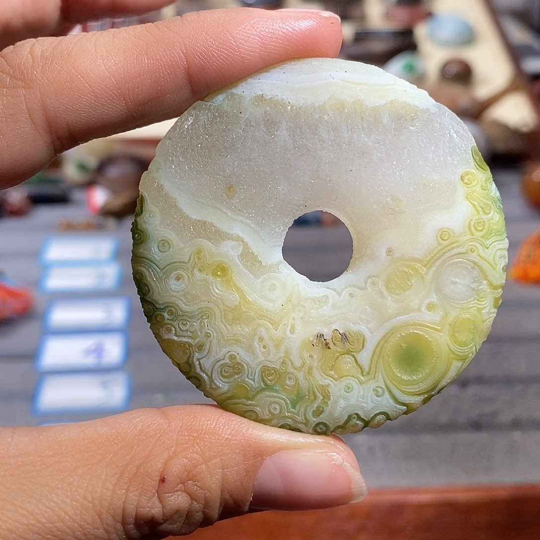 我***部玛瑙/玉髓合金颈饰