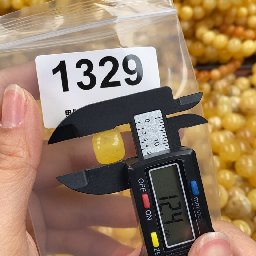 蜜蜡珠宝奇石未镶嵌