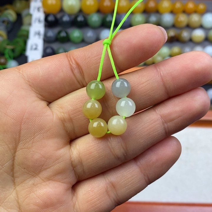 和田玉卡8珠子未镶嵌✨****?